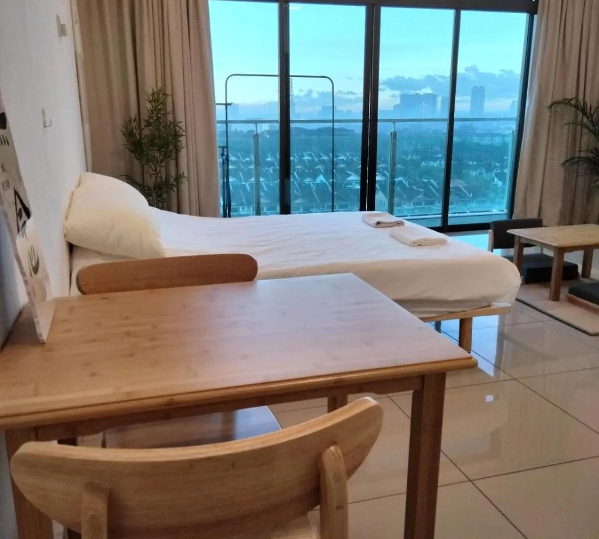 035 Palazio Apartment Japanese Style Studio Mount Austin Wifi & Netflix Johor Bahru