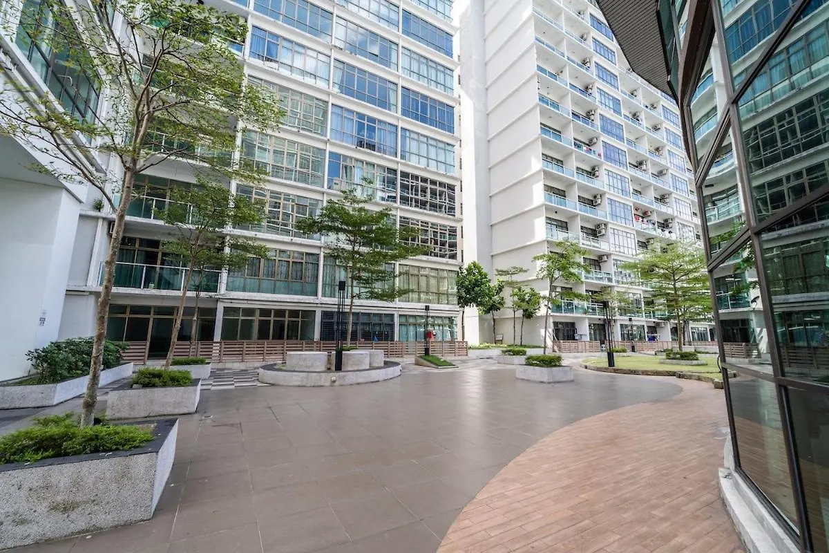 035 Palazio Apartment Japanese Style Studio Mount Austin Wifi & Netflix Johor Bahru