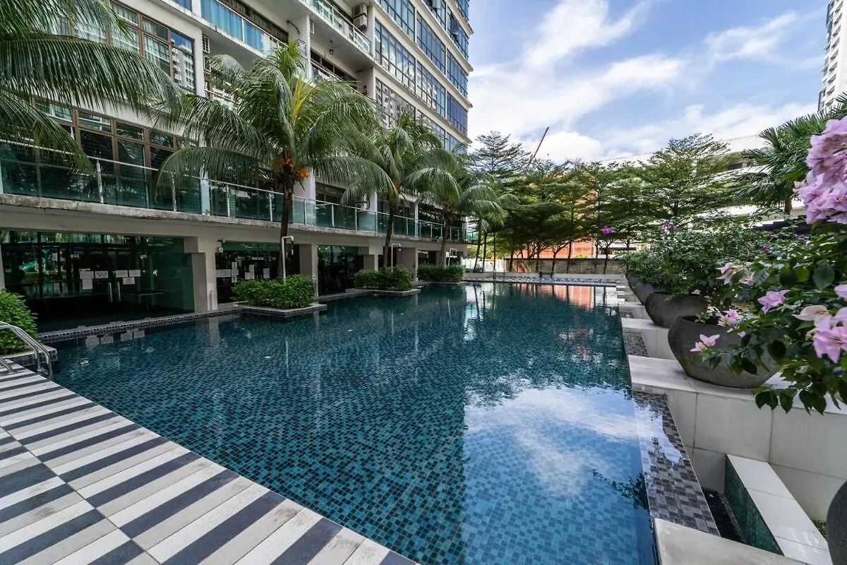 035 Palazio Apartment Japanese Style Studio Mount Austin Wifi & Netflix Johor Bahru